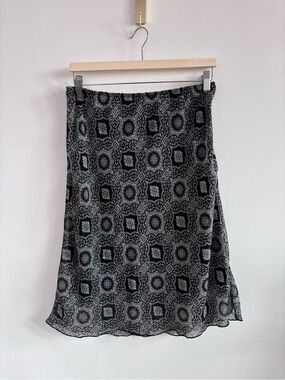 Everyday Black & Gray Geometric Patterned A-Line Flowy Skirt- Size LG